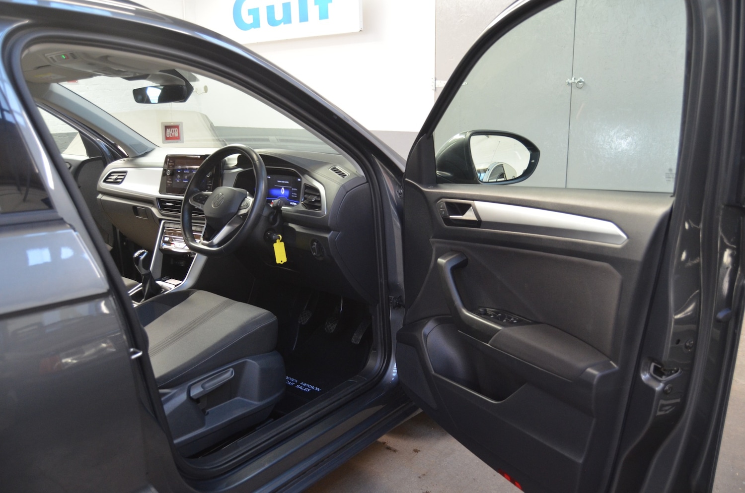 Used Volkswagen T-Roc 2023 for sale - 76719772: Photo 17