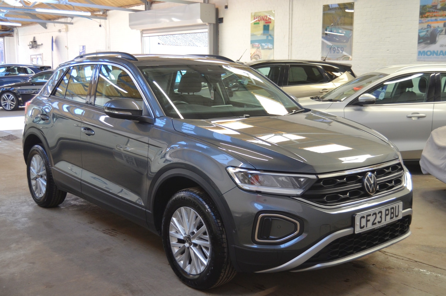 Used Volkswagen T-Roc 2023 for sale - 76719772: Photo 3