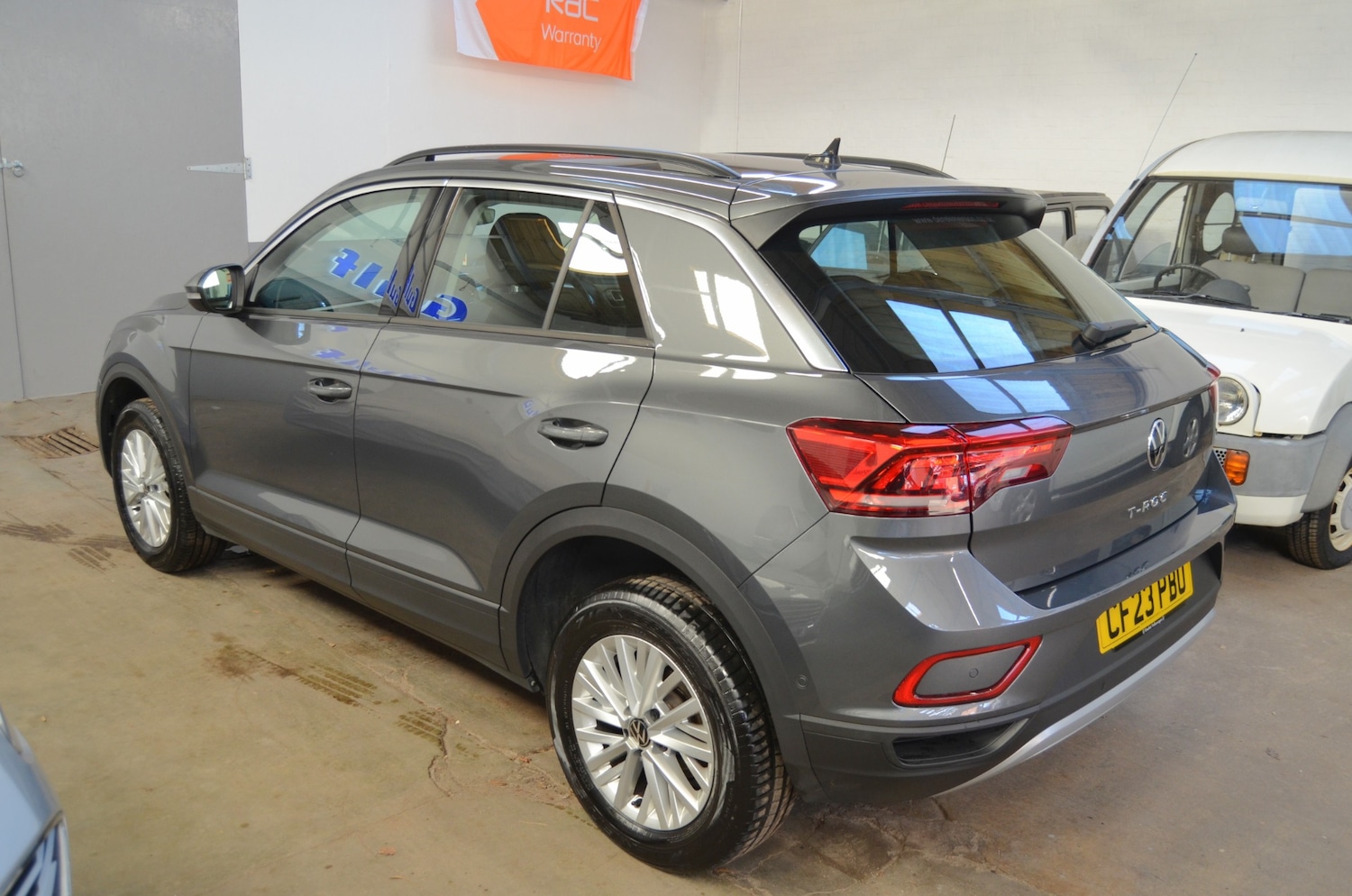 Used Volkswagen T-Roc 2023 for sale - 76719772: Photo 4
