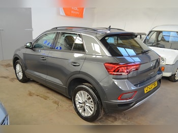 Used Volkswagen T-Roc 2023 for sale - 76719772: Photo