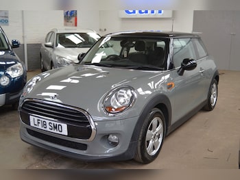 Used MINI Hatch 2018 for sale - 76103975: Photo