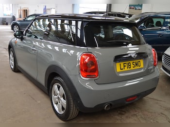 Used MINI Hatch 2018 for sale - 76103975: Photo