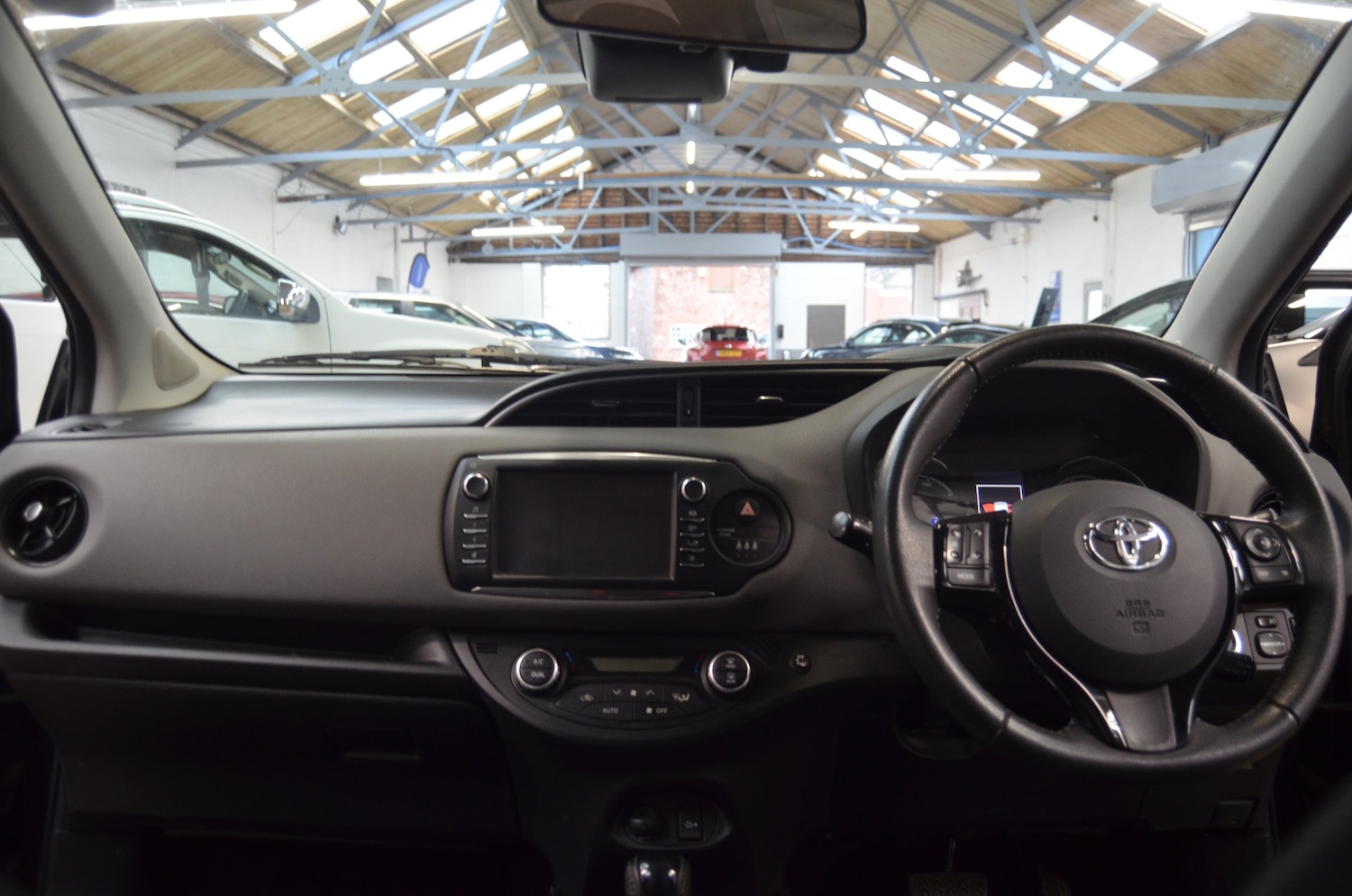 Used Toyota Yaris 2018 for sale - 76957059: Photo 11