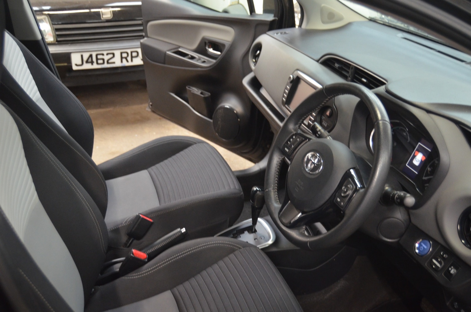 Used Toyota Yaris 2018 for sale - 76957059: Photo 14
