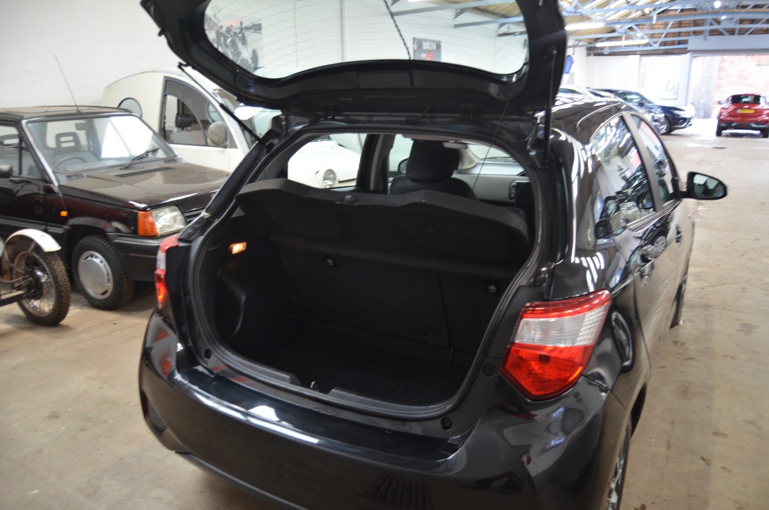 Used Toyota Yaris 2018 for sale - 76957059: Photo 6