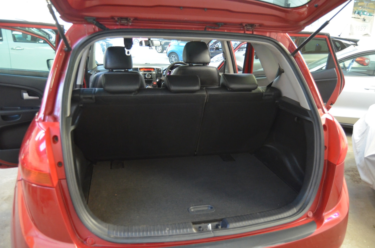 Used Kia Venga 2013 for sale - 76791319: Photo 8