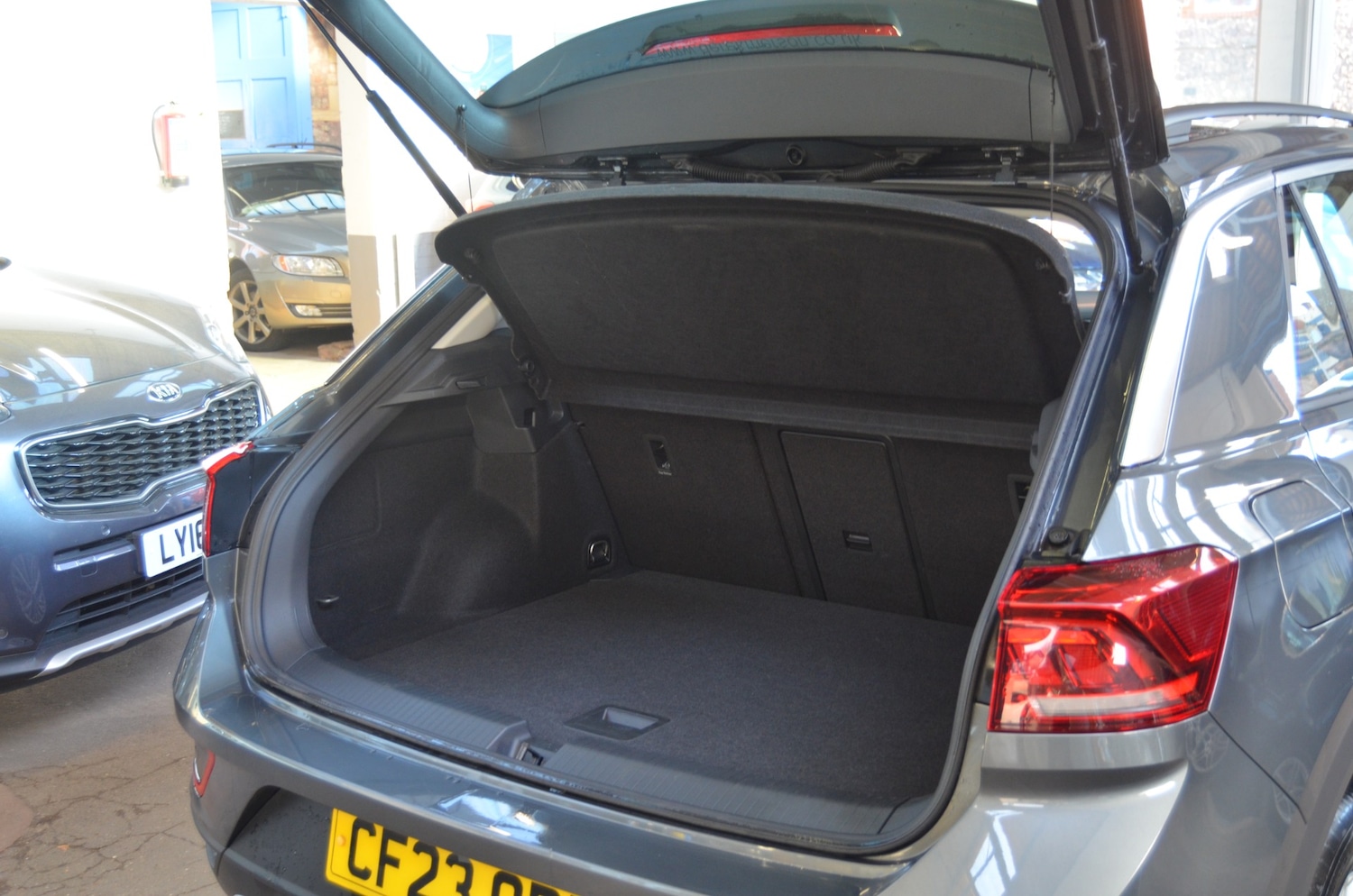 Used Volkswagen T-Roc 2023 for sale - 76330157: Photo 12
