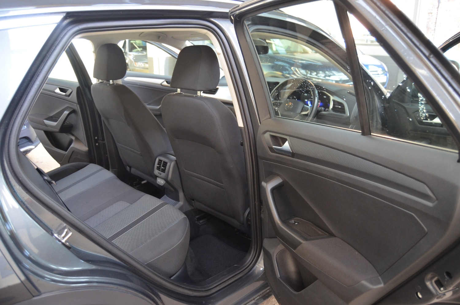 Used Volkswagen T-Roc 2023 for sale - 76330157: Photo 14