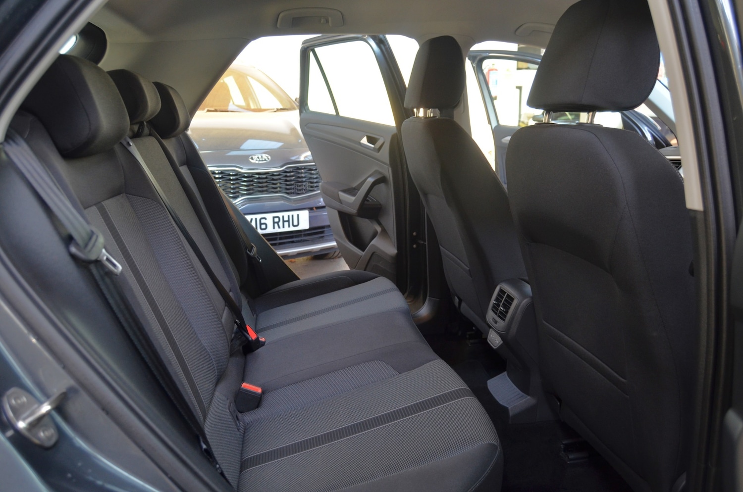 Used Volkswagen T-Roc 2023 for sale - 76330157: Photo 15