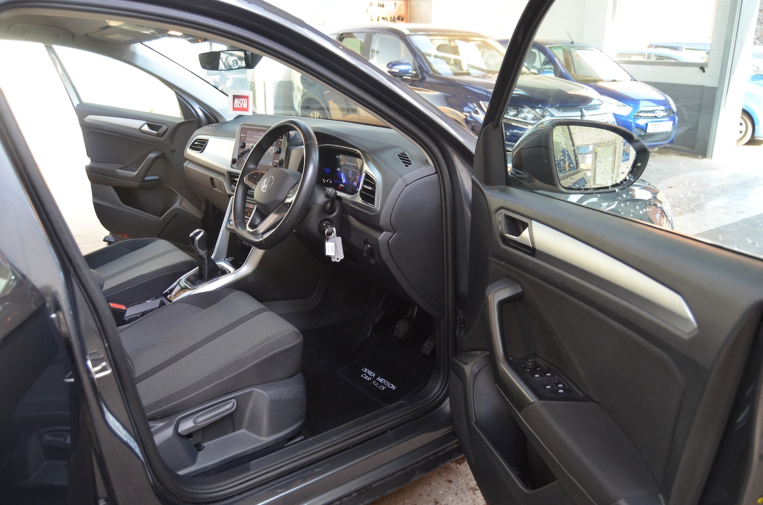 Used Volkswagen T-Roc 2023 for sale - 76330157: Photo 17