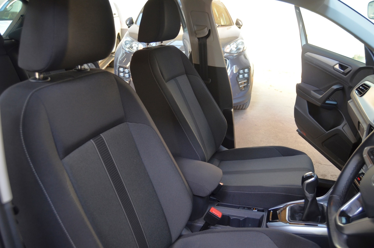Used Volkswagen T-Roc 2023 for sale - 76330157: Photo 19