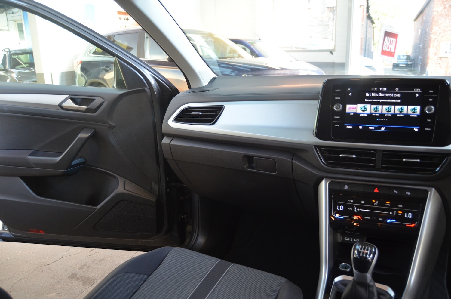 Used Volkswagen T-Roc 2023 for sale - 76330157: Photo 23