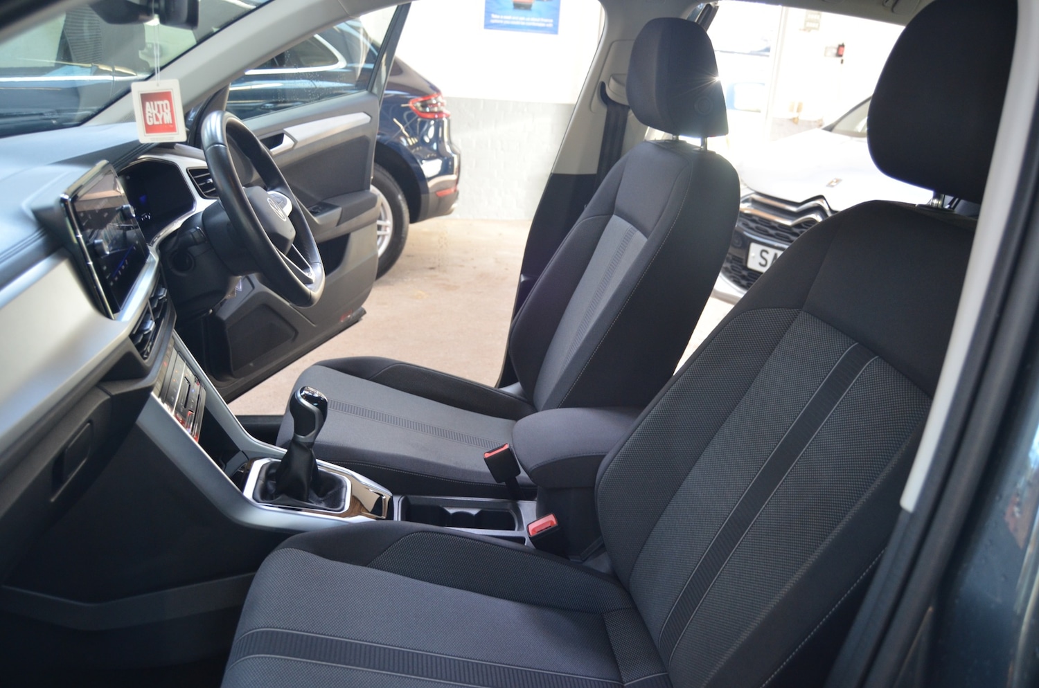 Used Volkswagen T-Roc 2023 for sale - 76330157: Photo 27