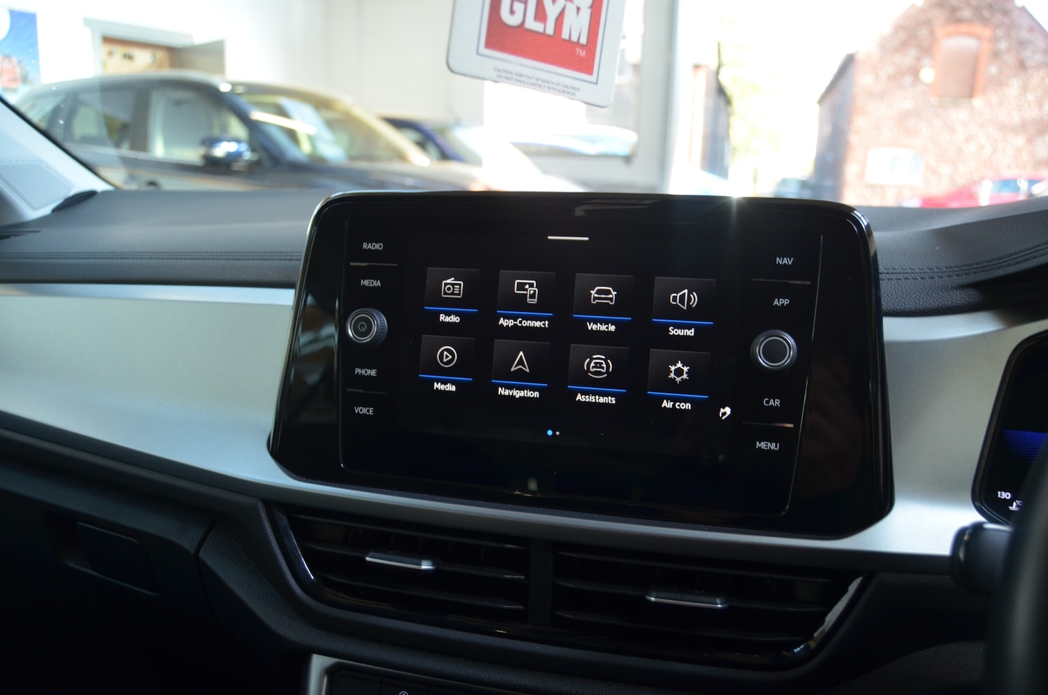 Used Volkswagen T-Roc 2023 for sale - 76330157: Photo 29