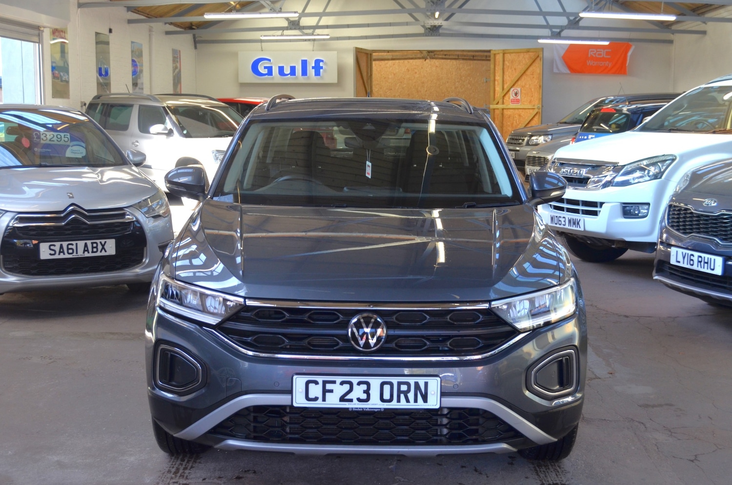 Used Volkswagen T-Roc 2023 for sale - 76330157: Photo 4