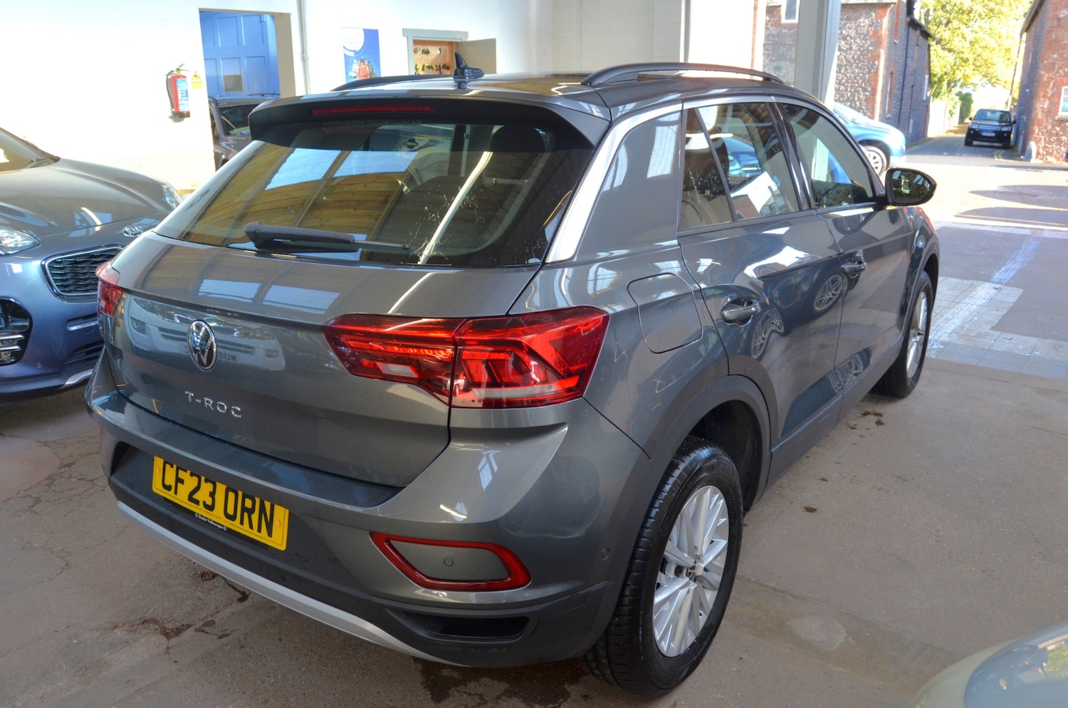 Used Volkswagen T-Roc 2023 for sale - 76330157: Photo 7