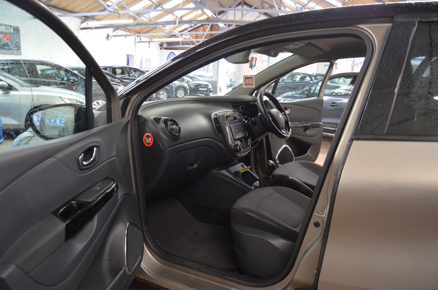 Used Renault Captur 2015 for sale - 77167841: Photo 25