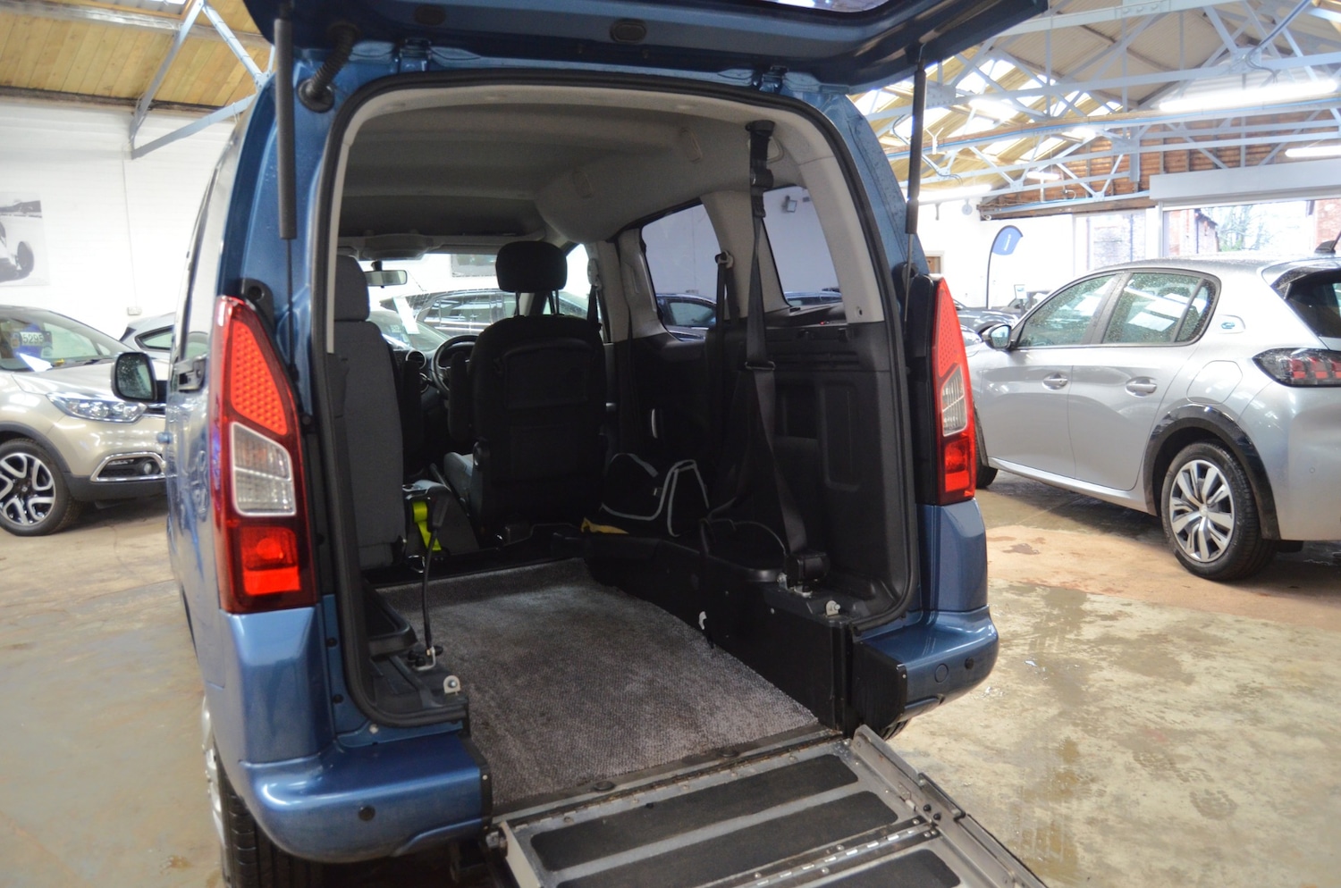 Used Peugeot Partner Tepee 2014 for sale - 77207726: Photo 10