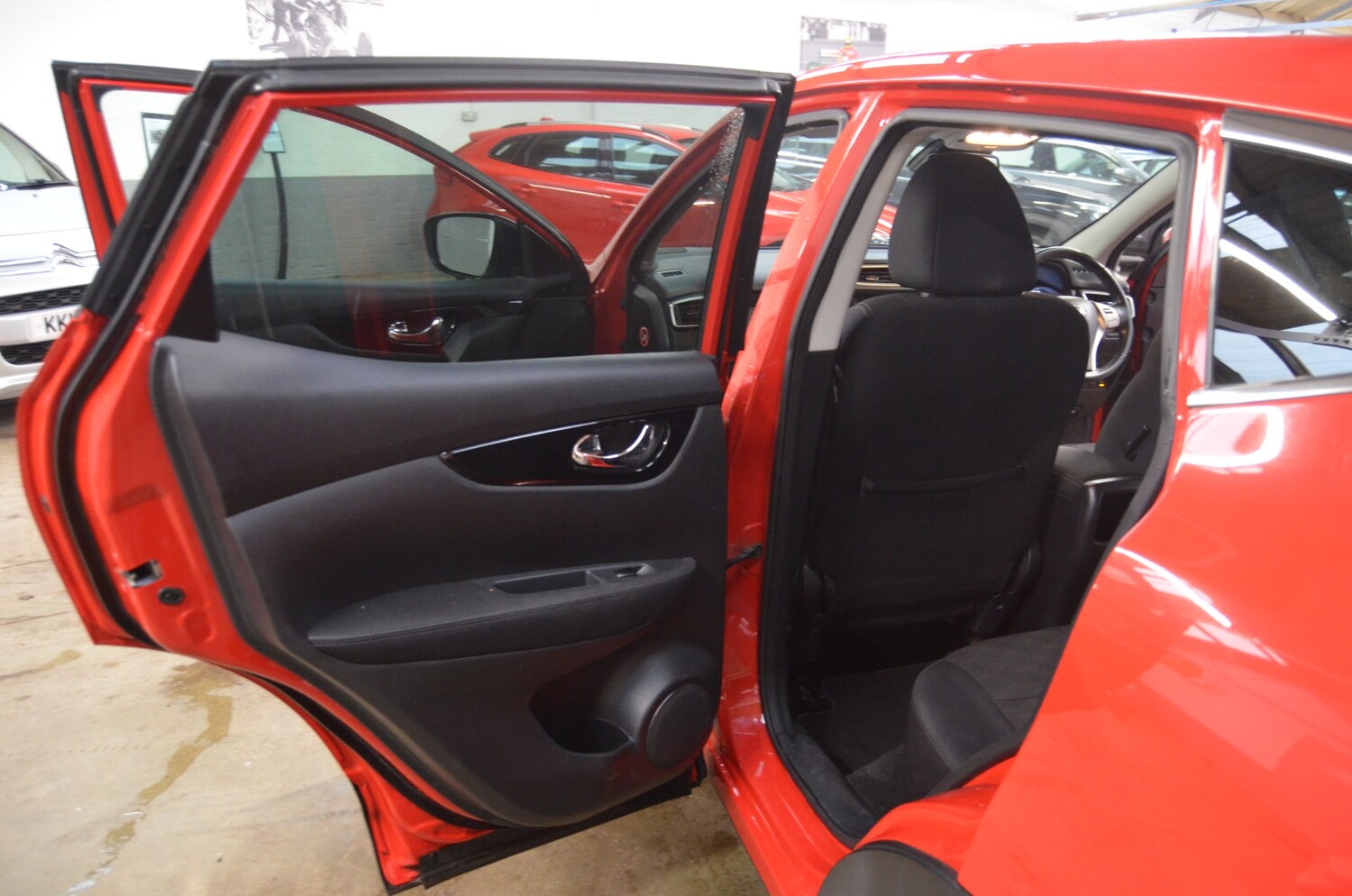 Used Nissan Qashqai 2015 for sale - 77420640: Photo 15