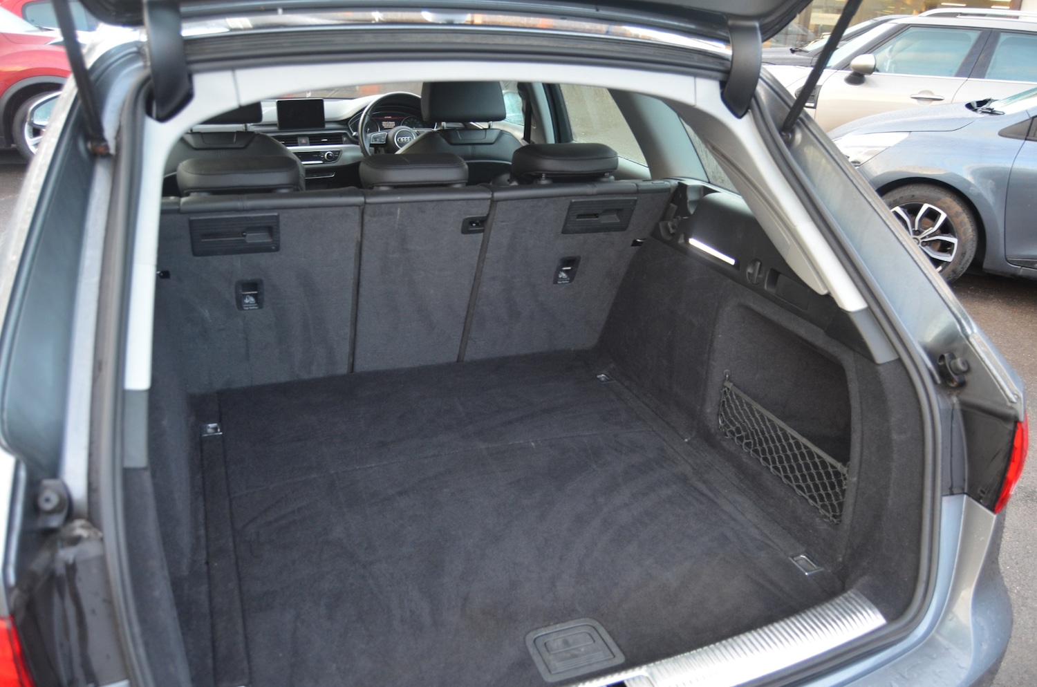 Used Audi A4 2017 for sale - 75997192: Photo 9