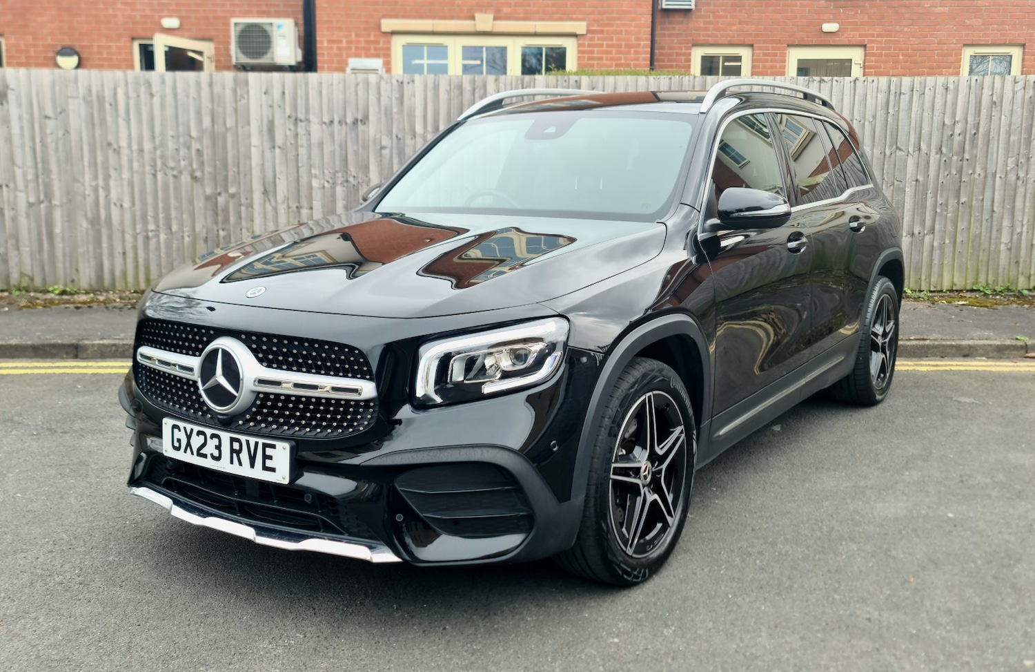 Used Mercedes-Benz GLB 2023 for sale - 77997205: Photo 3