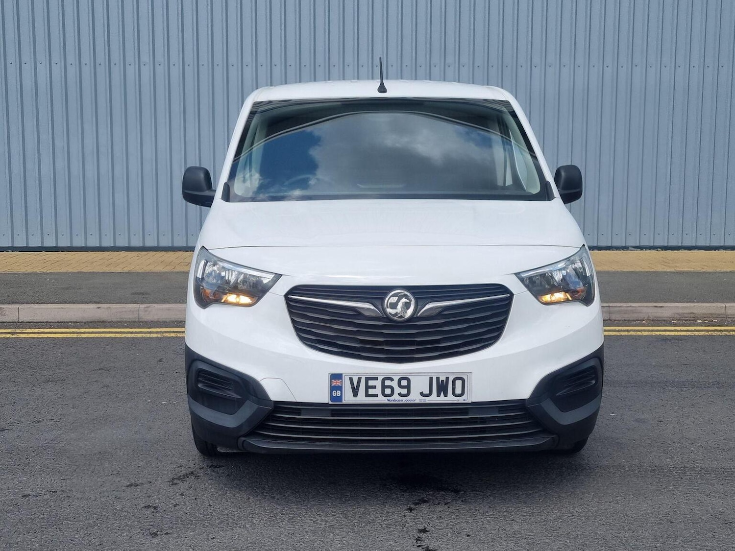 Used Vauxhall Combo 2019 for sale - 76979556: Photo 2