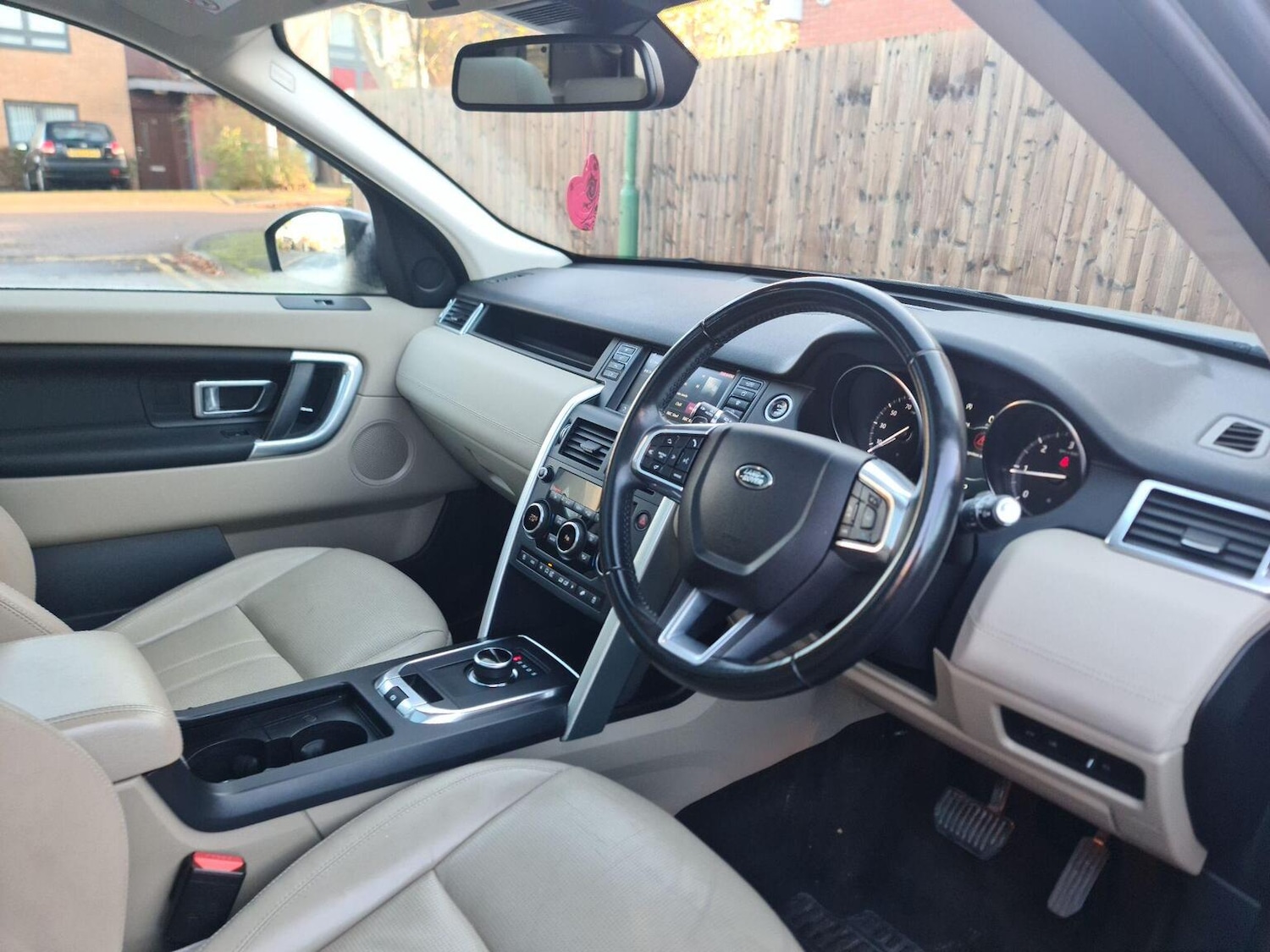 Used Land Rover Discovery Sport 2018 for sale - 76791540: Photo 10