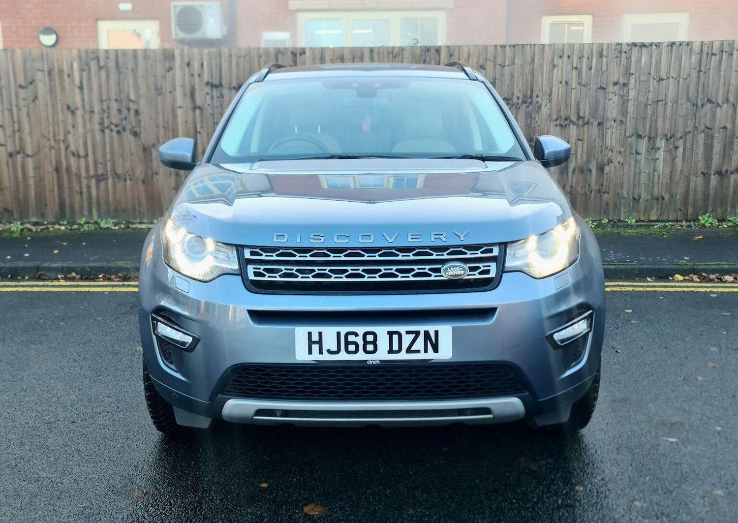 Used Land Rover Discovery Sport 2018 for sale - 76791540: Photo 2