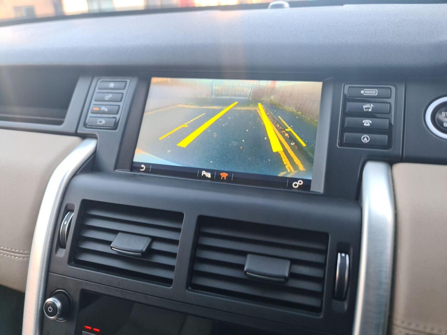 Used Land Rover Discovery Sport 2018 for sale - 76791540: Photo 24