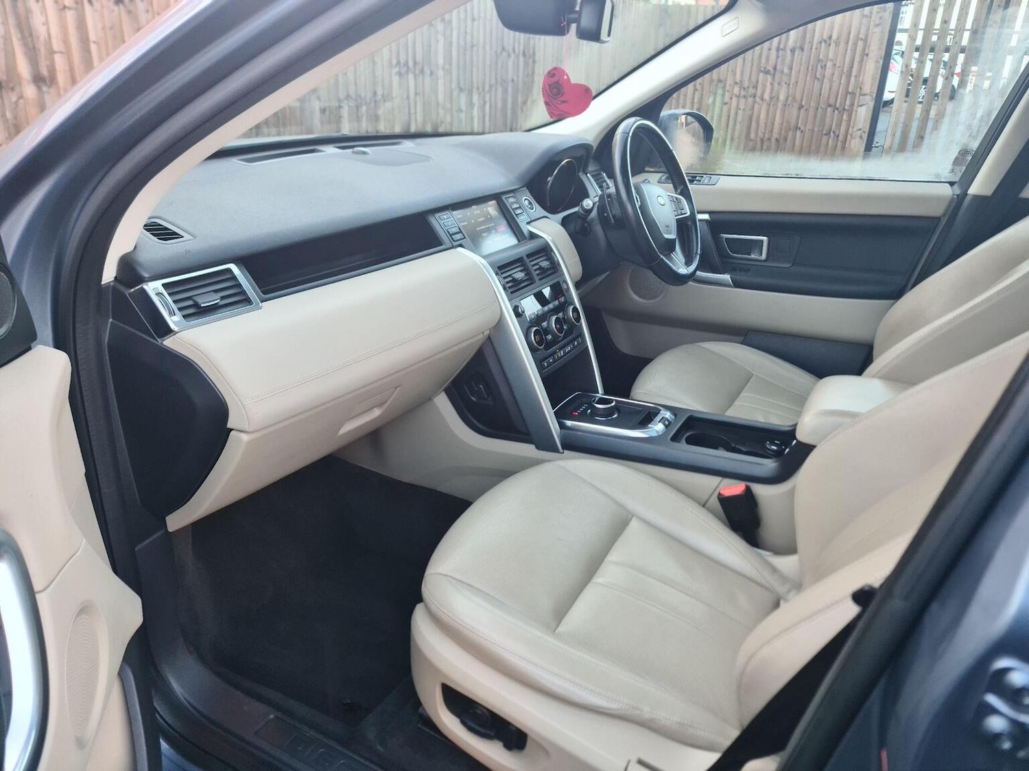 Used Land Rover Discovery Sport 2018 for sale - 76791540: Photo 29