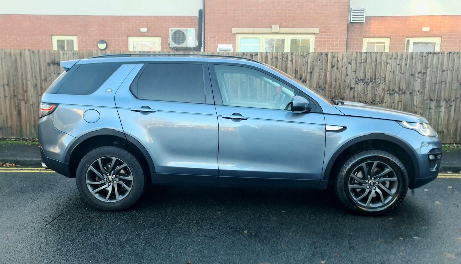 Used Land Rover Discovery Sport 2018 for sale - 76791540: Photo 8