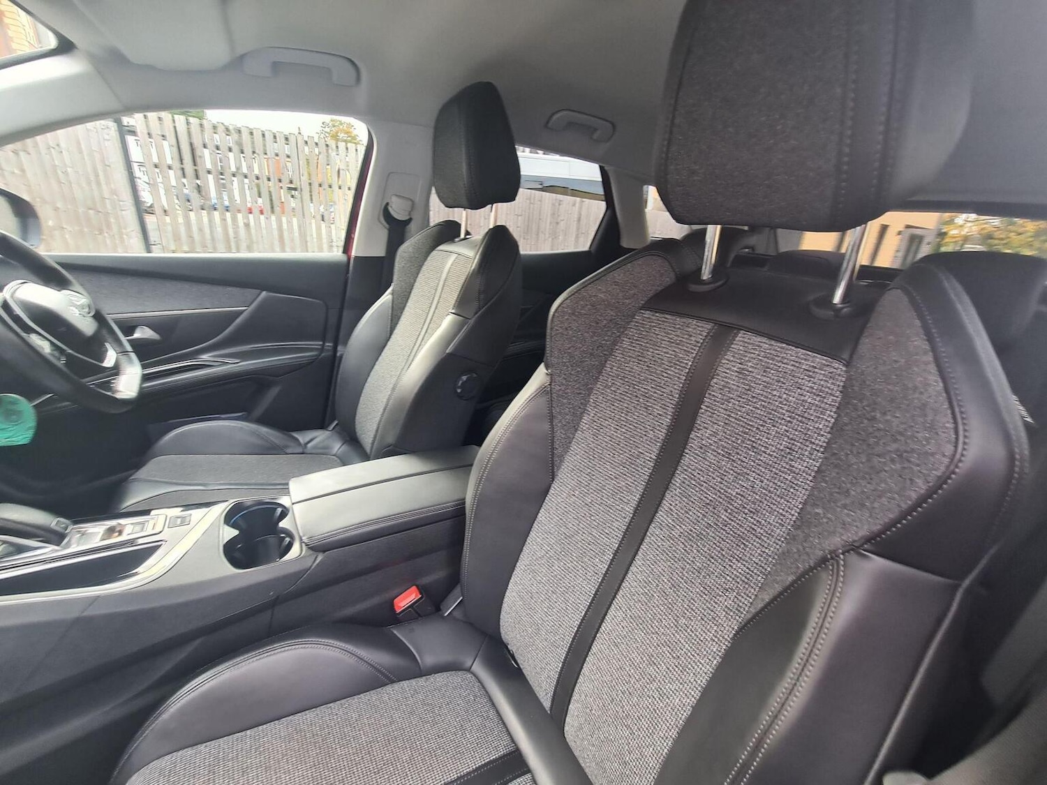 Used Peugeot 3008 2018 for sale - 77049221: Photo 24