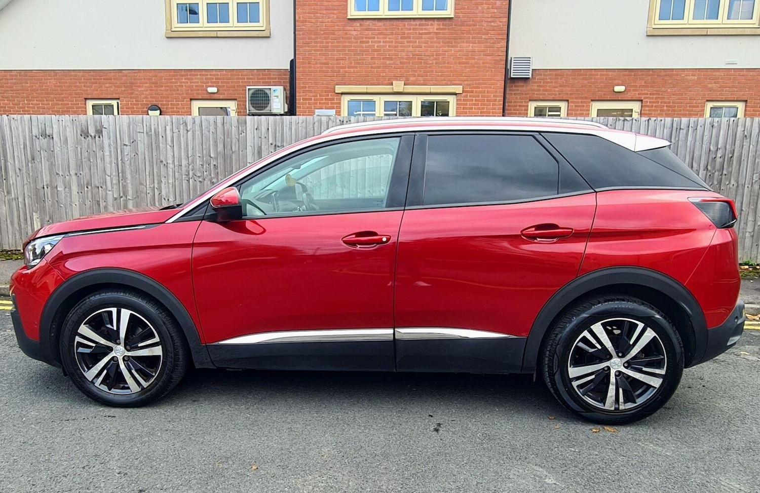 Used Peugeot 3008 2018 for sale - 77049221: Photo 5