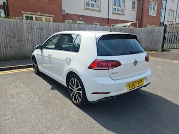Used Volkswagen Golf 2017 for sale - 78537133: Photo