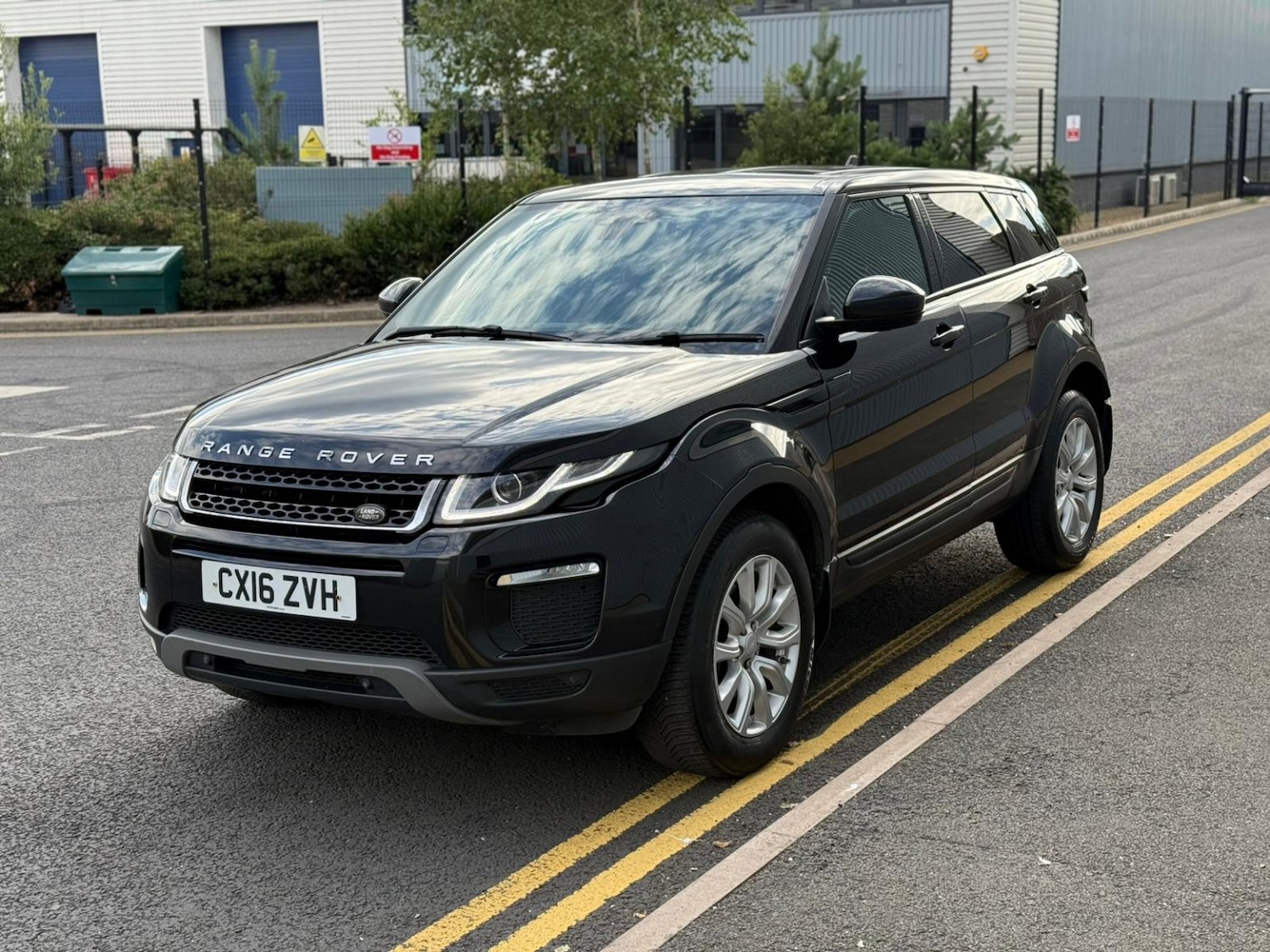 Used Land Rover Range Rover Evoque 2016 for sale - 77735785: Photo 2