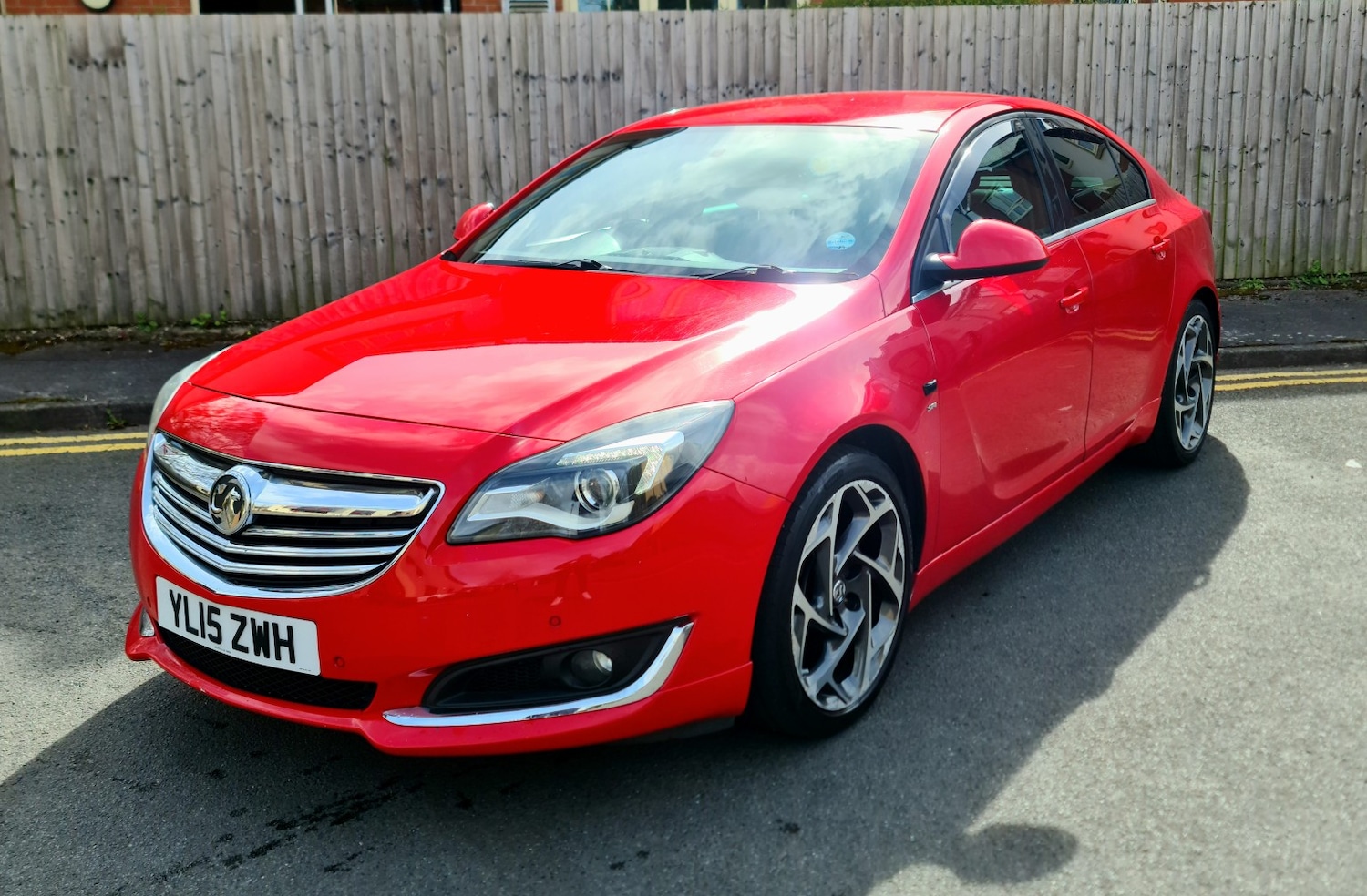 Used Vauxhall Insignia 2015 for sale - 78135068: Photo 2