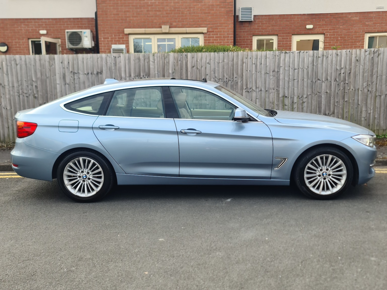 Used BMW 3 Series 2014 for sale - 78213634: Photo 2
