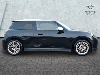 Used MINI Electric Cooper 2025 for sale - 77470366: Photo