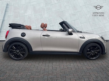 Used MINI Convertible 2024 for sale - 78102510: Photo