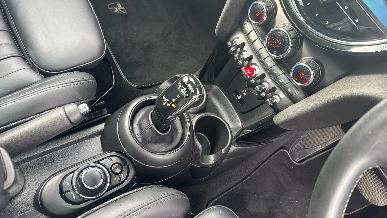 Used MINI Hatch 2023 for sale - 76271528: Photo 10