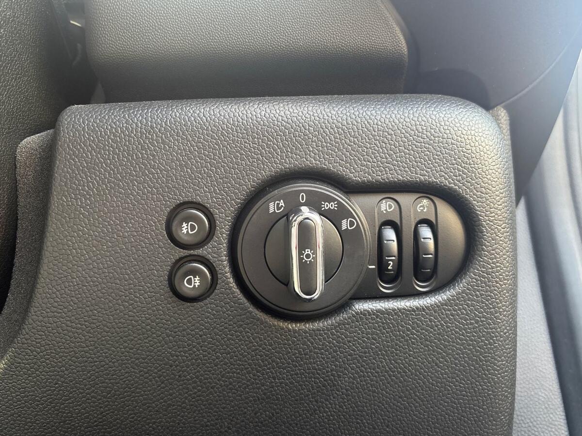 Used MINI Hatch 2020 for sale - 76888352: Photo 13