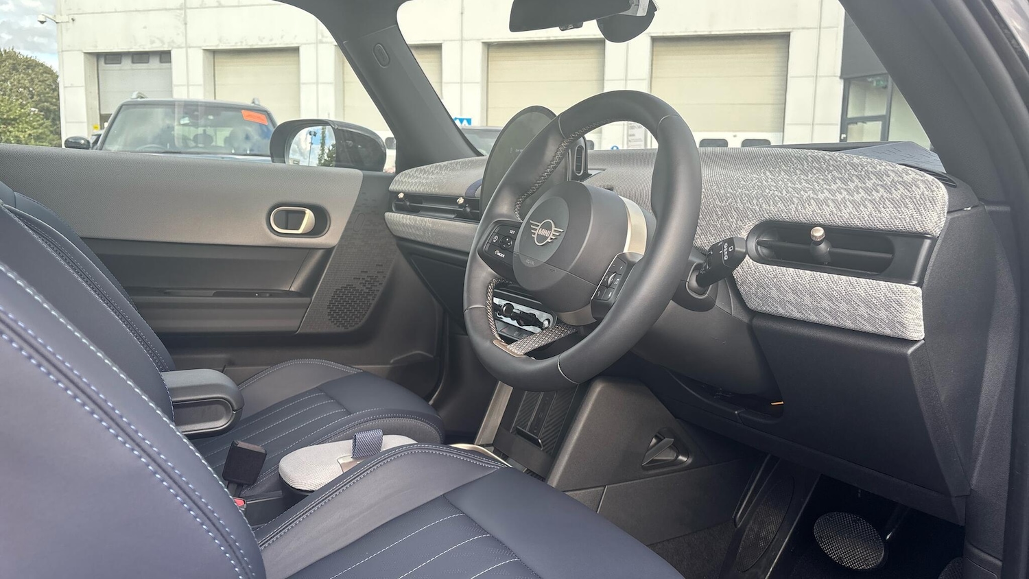 Used MINI Cooper 2025 for sale - 76837750: Photo 6