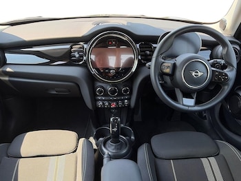 Used MINI Hatch 2023 for sale - 79000883: Photo