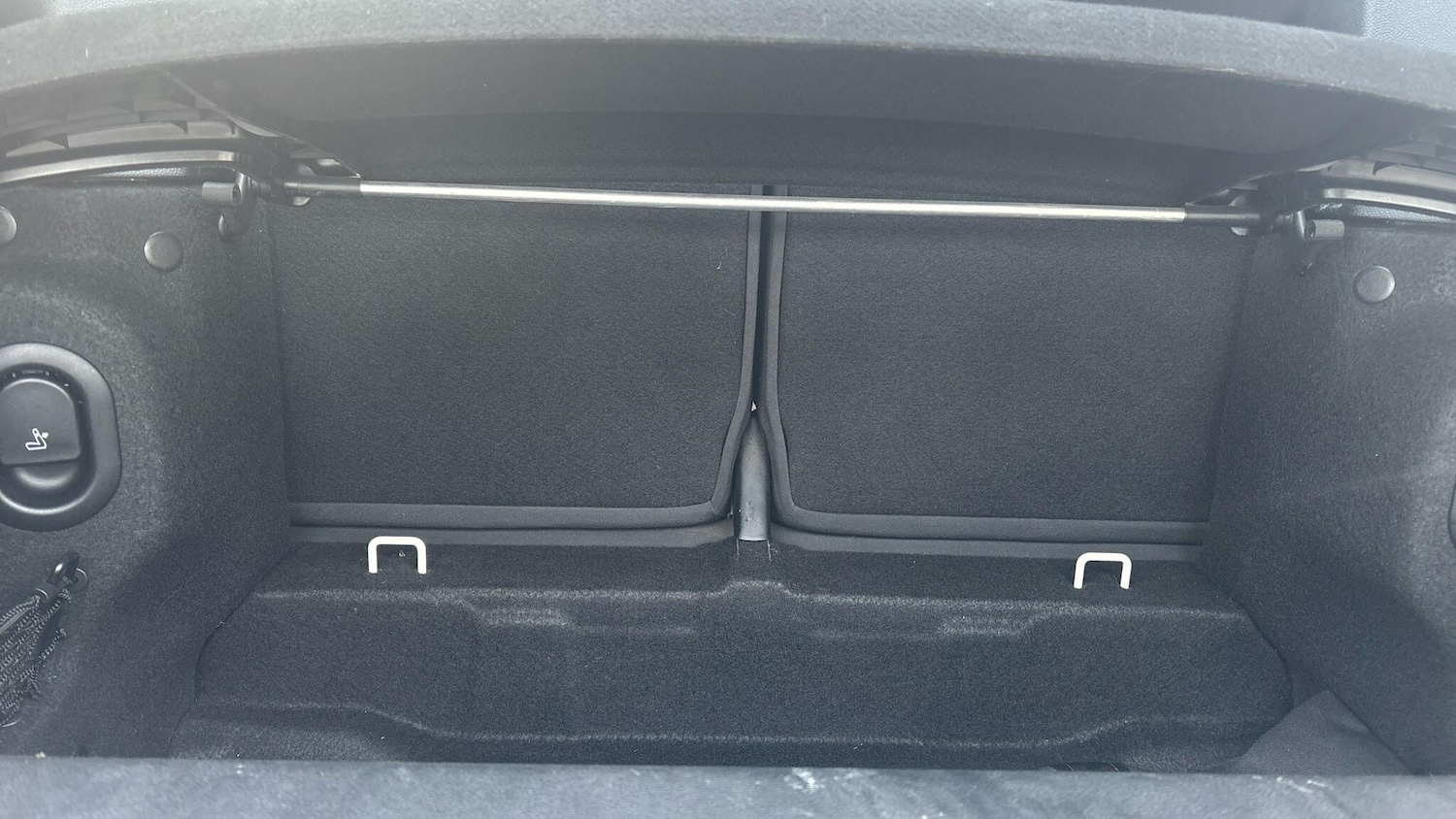 Used MINI Convertible 2020 for sale - 76389760: Photo 13