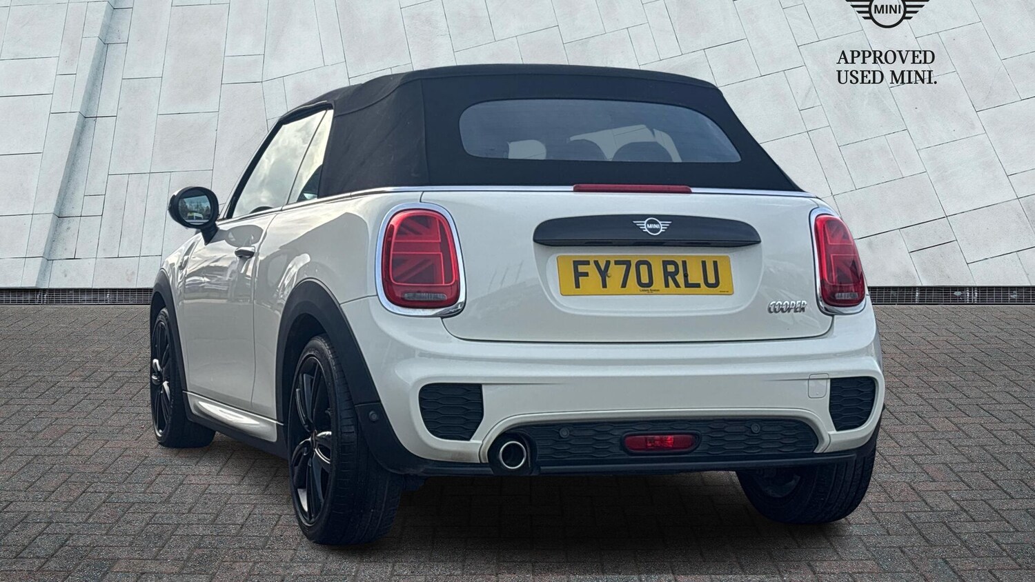 Used MINI Convertible 2020 for sale - 76389760: Photo 2
