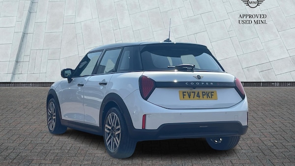 Used MINI Cooper 2024 for sale - 75116079: Photo 2