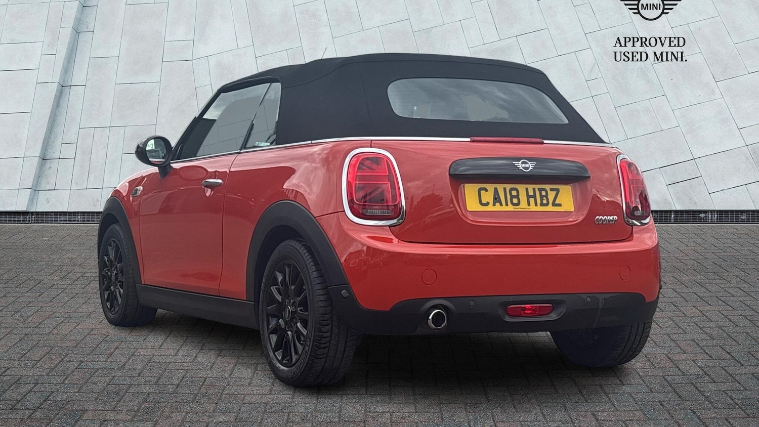 Used MINI Convertible 2018 for sale - 76086085: Photo 2
