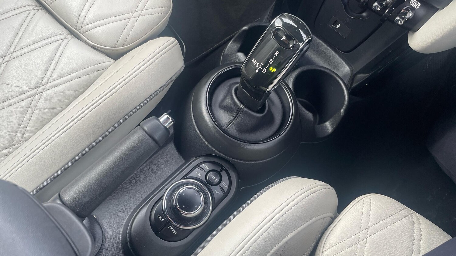 Used MINI Convertible 2021 for sale - 76389750: Photo 10