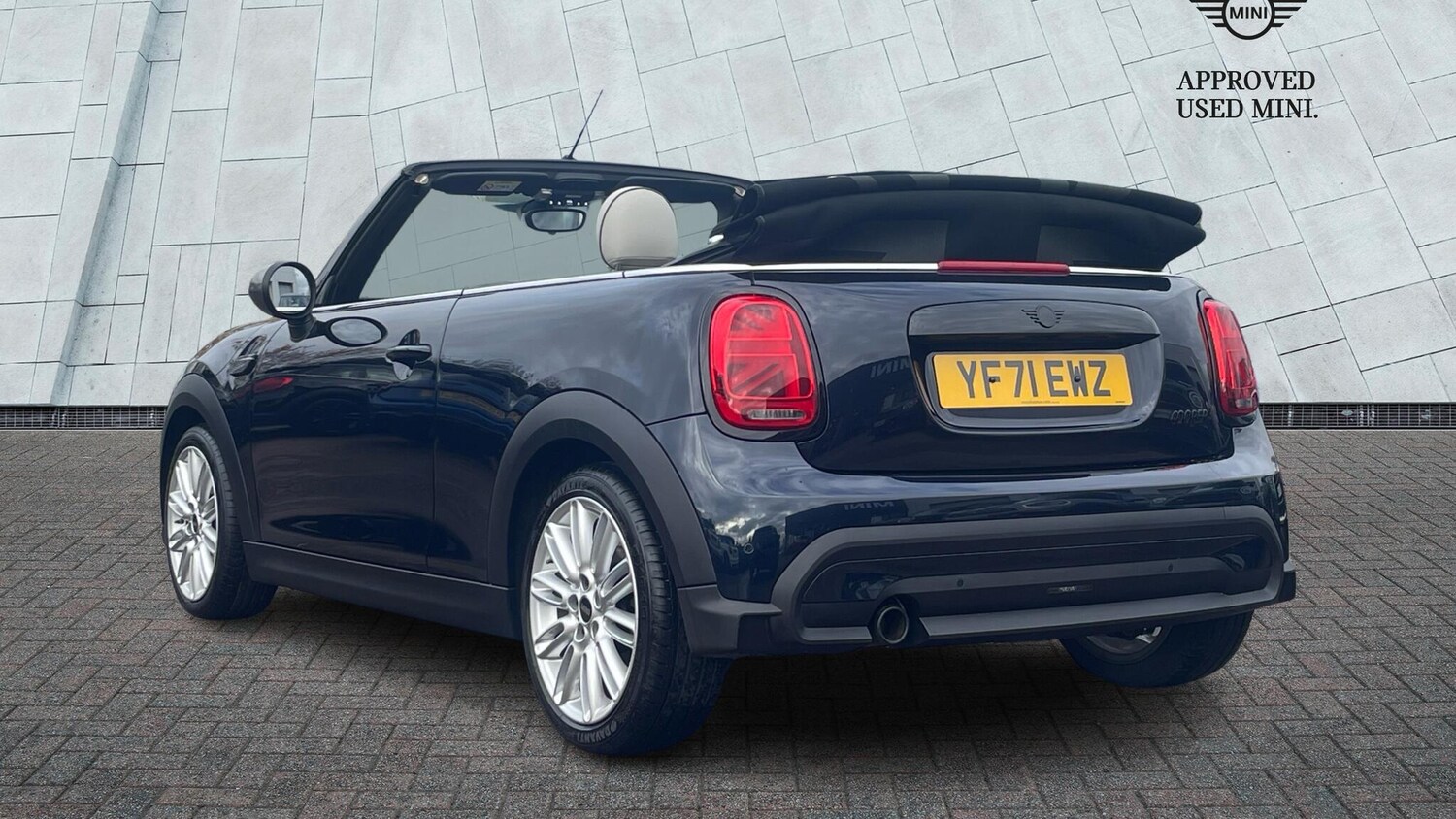 Used MINI Convertible 2021 for sale - 76389750: Photo 2