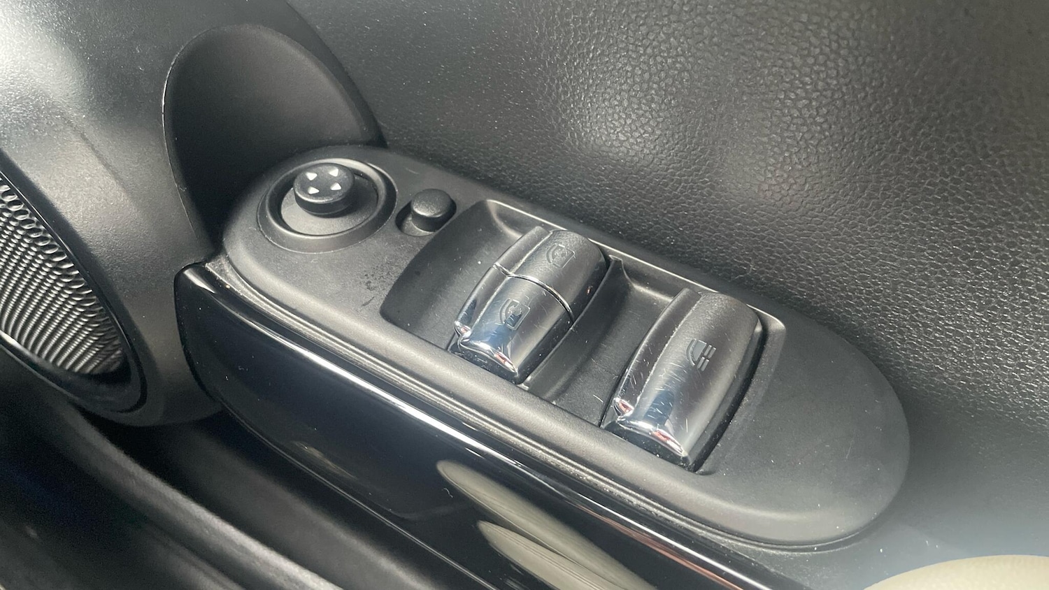 Used MINI Convertible 2021 for sale - 76389750: Photo 27